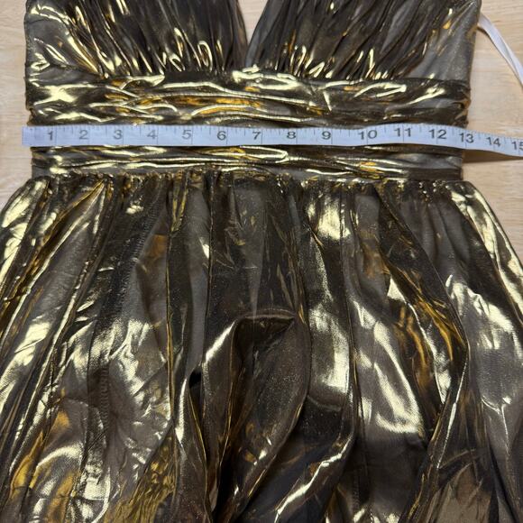 Mac Duggal NWT Liquid Gold Pleated Deep V-Neck Maxi Gown Size 2 Sleeveless - Picture 7 of 8